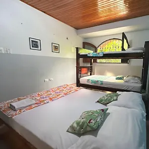  Pensión Tia Chela
